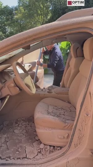 Мужик спас тачку с того света! #китай #китаец #машина #золотыеруки #авто #спастачку #гений