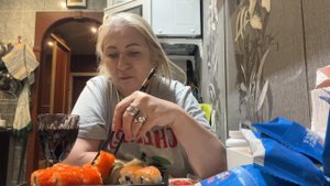 ДОЕДАЕМ РОЛЛЫ! РАСПАКОВКА!