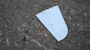 В поселке Сосновом обломки БПЛА повредили многоквартирный дом