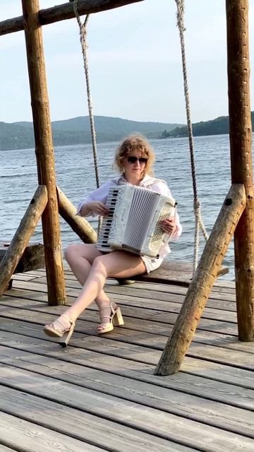 #ГородуУморя🌊 #владивосток #ВЛАДИВОСТОК #вживуюещёкруче #fisarmonica  #аккордеонистка #артистка