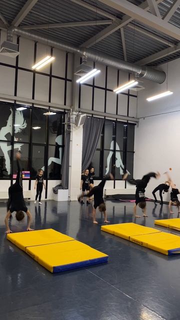 Воскресная акробатика в студии АС❤️