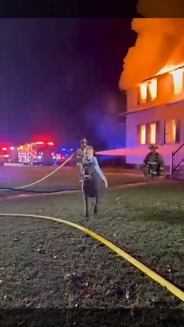 A dogs courage that left firefighters speechless [get.gt] смотреть онлайн