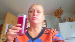 Жизнь в маленькой Деревне,Всех накормила от Души