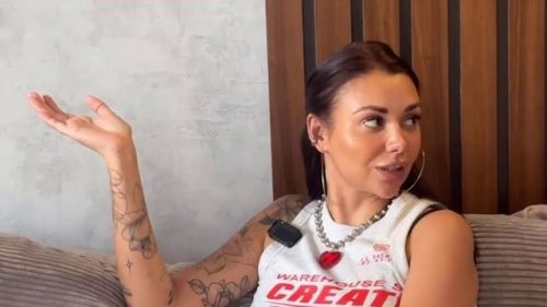 Үлкен сиськи бар қызбен жыныстық қатынасқа түскен жігіт