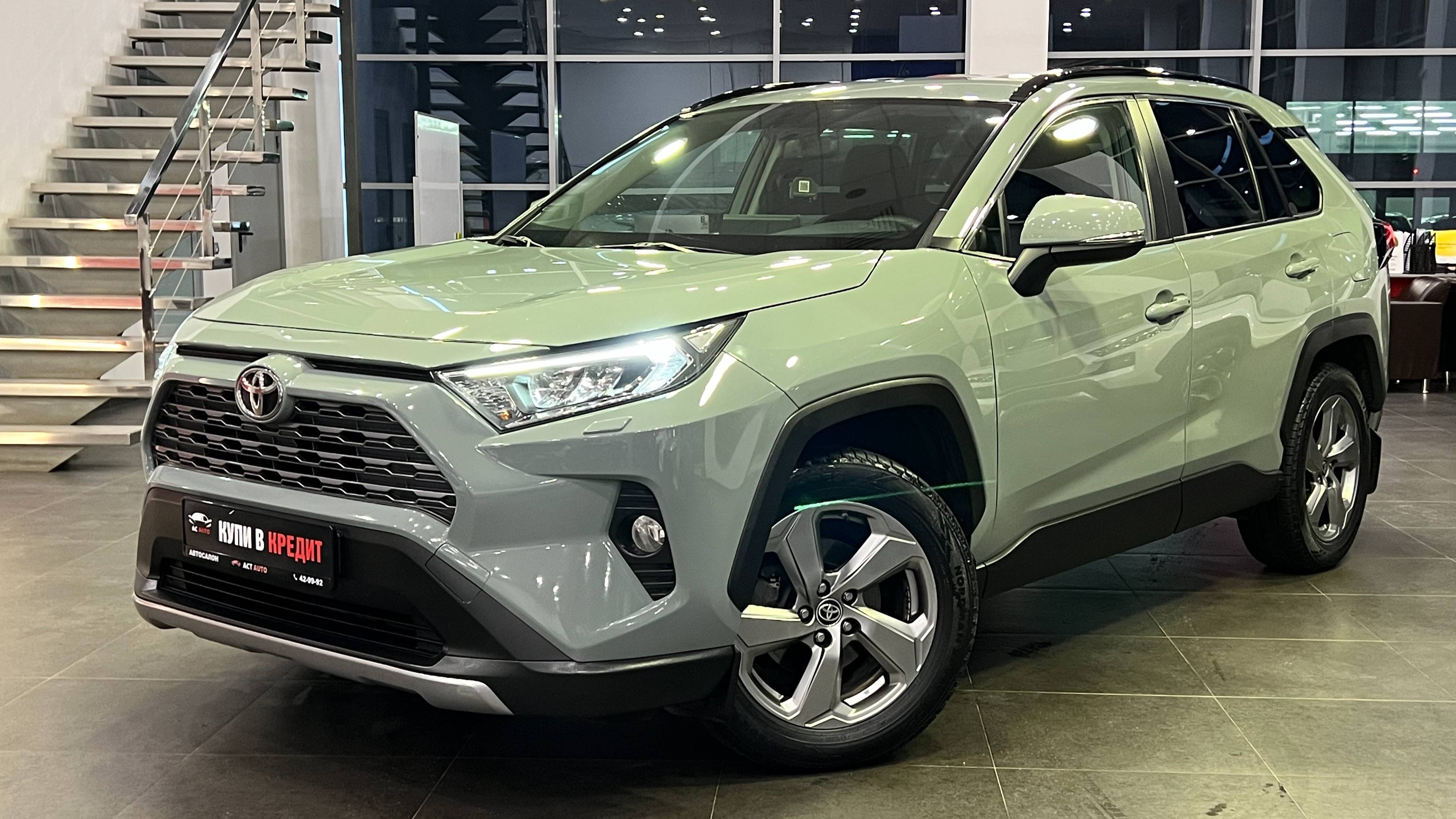 Toyota RAV4 '2019 V (XA50) смотреть онлайн