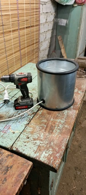 Делаю поилку с подогревом для домашней птицы.