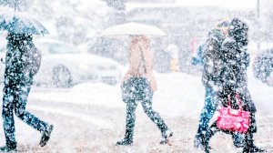 Снег, метель и скользкие трассы. Зима пришла в Казахстан. Похолодание в Таджикистане. Погода в СНГ