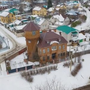 Создано на площадке Syntx AI с помощью Kling из трех фотографий, обработано в CapCut.