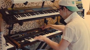 02. Blending Bass Line with Arpeggiator, Stacking Low End Sources, Panning, DI vs Amplifier, Reverb