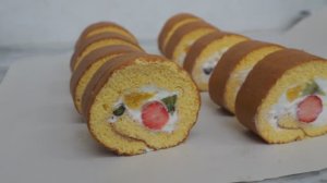 Обзор популярных магазинов сладостей в Токио.