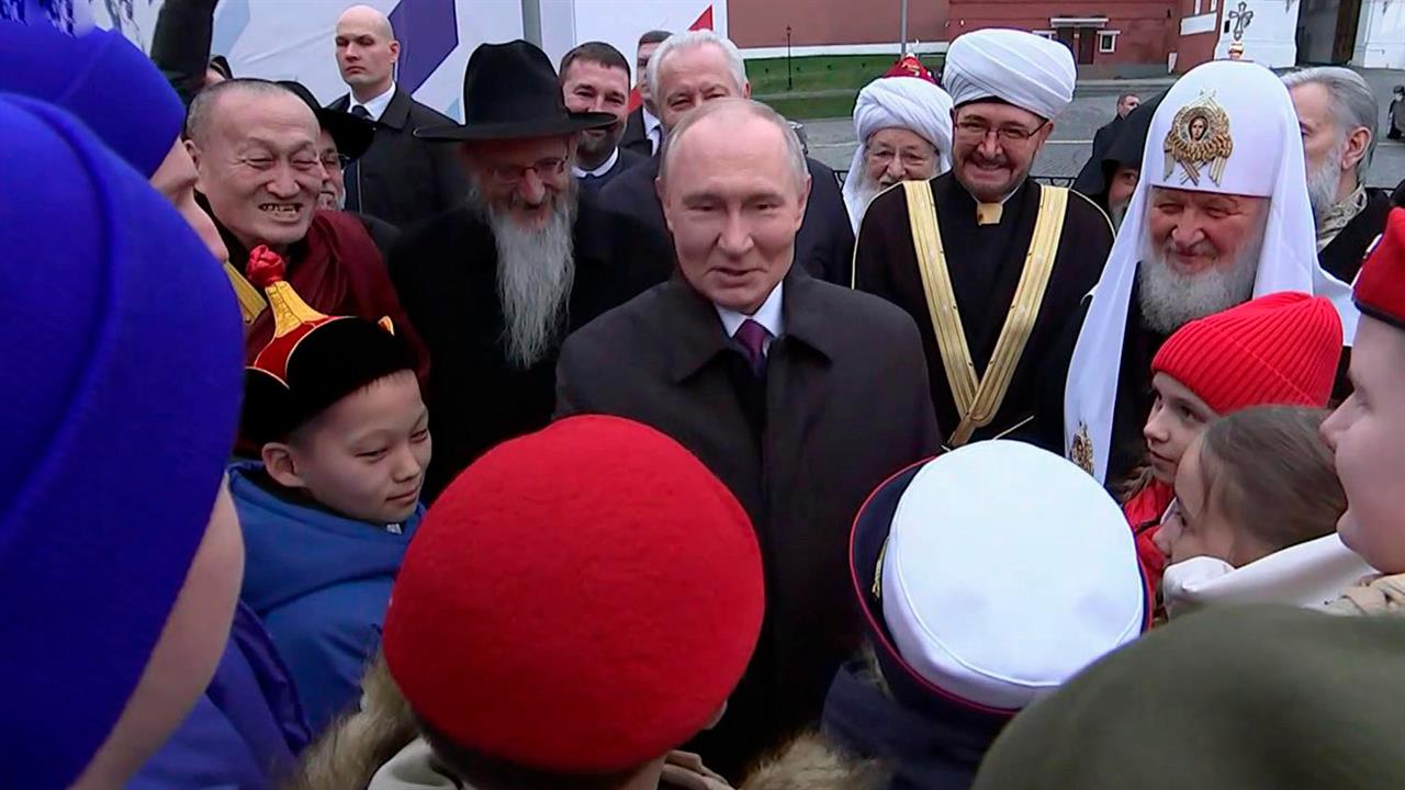 Путин встретил на Красной площади земляка Кирюху из Твери