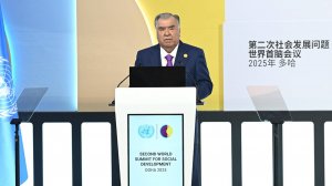 Эмомали Рахмон выступил на Втором Всемирном саммите по социальному развитию в Катаре