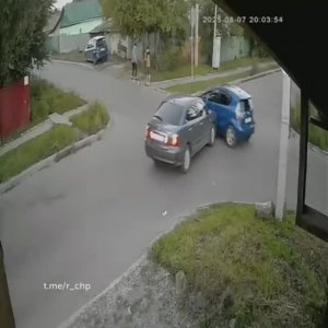 Садитесь поудобнее - всего лишь один маленький,, проклятый вероятно, перекресток в Хабаровске 😱🫣😳