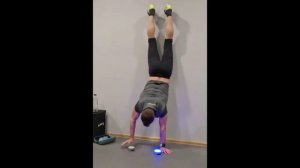 Касание датчиков в стойке на руках