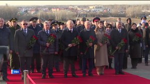 Глава Башкортостана возложил цветы к Монументу Дружбы в честь Дня народного единства