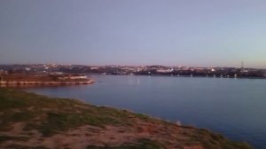 У моря осенью