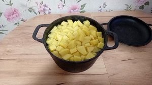 Готовим картошку с мясом в русской печи🥔🥔🍖🍖