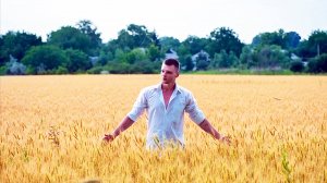 А жизнь прожить