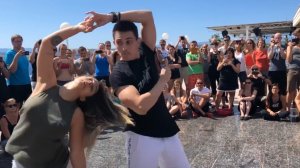 Красивый танец.