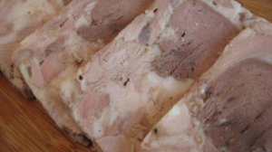 Домашняя ветчина из свиной рульки с языком