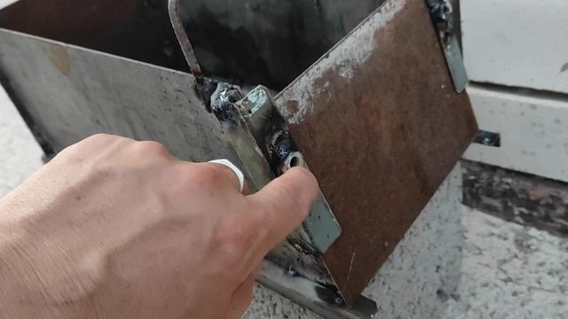 Емкость для раствора при кладке керамзиного блока.