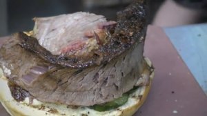 Уличная ЕДА в Польше Мясо на ГРИЛЕ Лучшая Итальянская ПИЦЦА Запеченная ГОВЯДИНА Плавленый СЫР