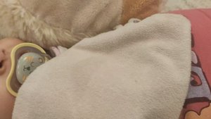 Ника прячется