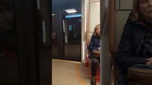 Путешествие на поезде метро. едем до Медведково. Вова Каштанов. показываю. 1 часть