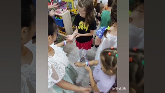 Дружба народов в маленьких сердцах ❤️🤍💙 смотреть онлайн