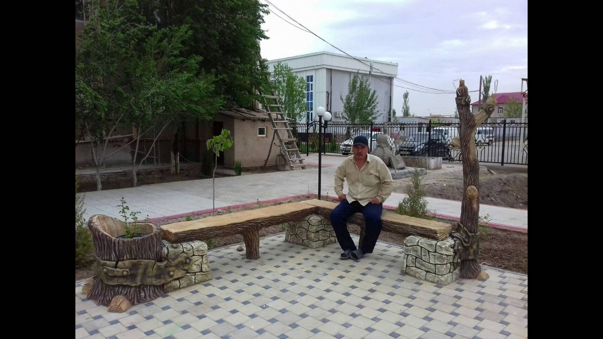 ЦВЕТНИКИ  из  цемента.декоративный  камень  и  пень...  мастер  Ниетбай.