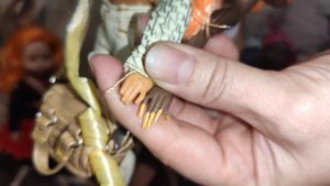 у нас тут опять переодевашки, Кукла Рейнбоу Хай Мишель Сен Шарль, приехала голышкой, теперь в розах