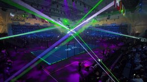 Лазерное шоу на открытии : международного турнира по паделу «Москва 2025»