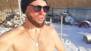 Купаем в холодной воде, на улице -13 мороз и солнце, кайф 20251102142004