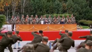 Ким Чен Ын наблюдает за ВС элиты воевавшей в России.
