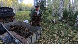 ЗАХОРОНЕНЫЙ Металл в -ТАЙГЕ-  ЯМА с Траками и РАЗПАХАНЫЙ ГАРАЖ