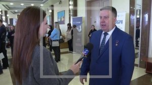 Председатель Народного Совета ДНР Константин Кузьмин поздравляет с Днём народного единства