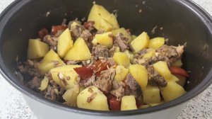 Картофель тушёный с Говядиной и Мясом Цыплёнка в собственном соку в Мультиварке