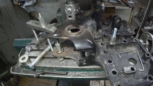 кронштейн рессор VOLVO\эту деталь невозможно найти