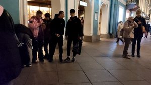 Уличные танцы на Невском проспекте