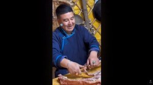 Жизнь во Внутренней Монголии очень проста! Приходите и поешьте мяса!  #еда #кулинария #Монголия