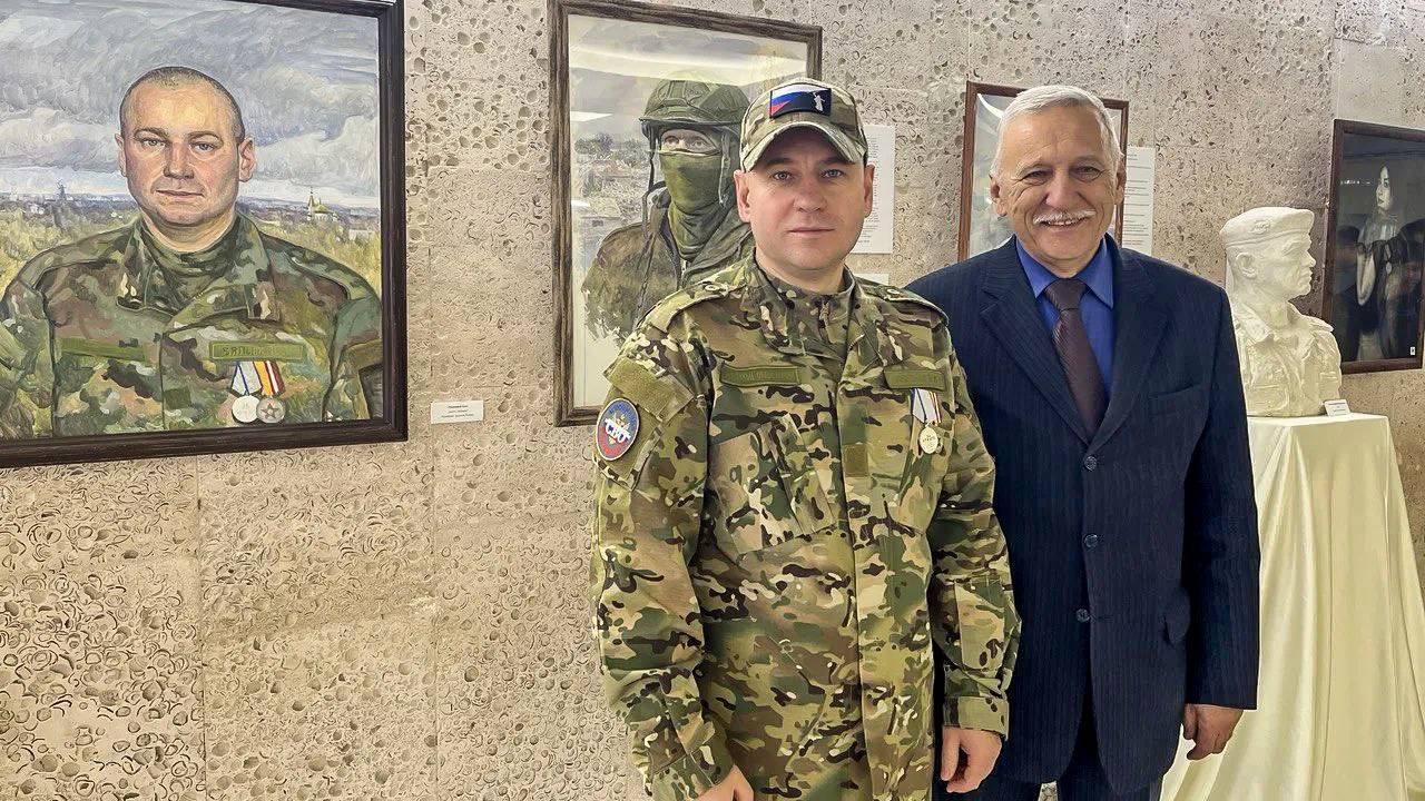 В Волжском открылась выставка «Родина в сердце героя» смотреть онлайн