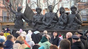 Памятник участникам спецоперации в День народного единства открыт в Североморске