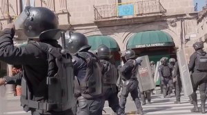 Массовые протесты потрясли Мексику после убийства мэра в Уруапане