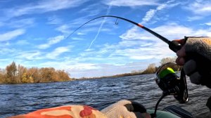 ЗАБРАЛИСЬ В ЩУЧЬЕ ЛОГОВО!!! Рыбалка на спиннинг в ноябре