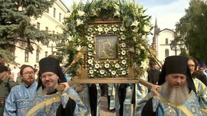 В храмах Москвы проведут праздничные службы в день Казанской иконы Божией Матери