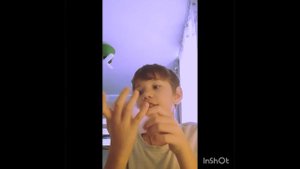 обзор на маленково Стива, Стива с автоматом, зомби, житель в красном, на крипера