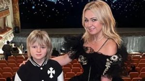 Можно было заменить: Рудковская пояснила, почему ее больной сын вышел на лед