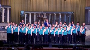 На сцене ДК Горького : " Я  голосую за жизнь " Хор ДДК им. Пичугина