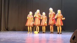 яблочки русские Вок. гр. Школьный дворик