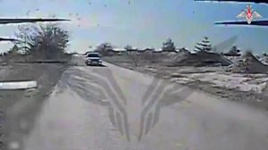 Оператор БПЛА увел дрон от гражданского автомобиля